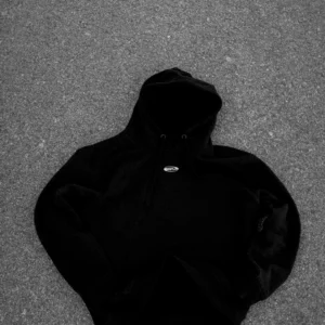 hoodie-preto-streetwear-mota-flat-lay-braaplife
